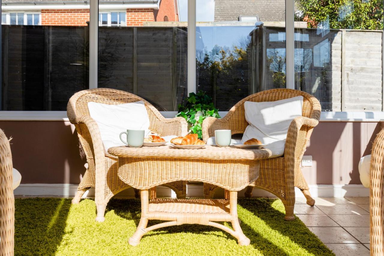 Chichester Retreat House With Free Parking Exterior photo