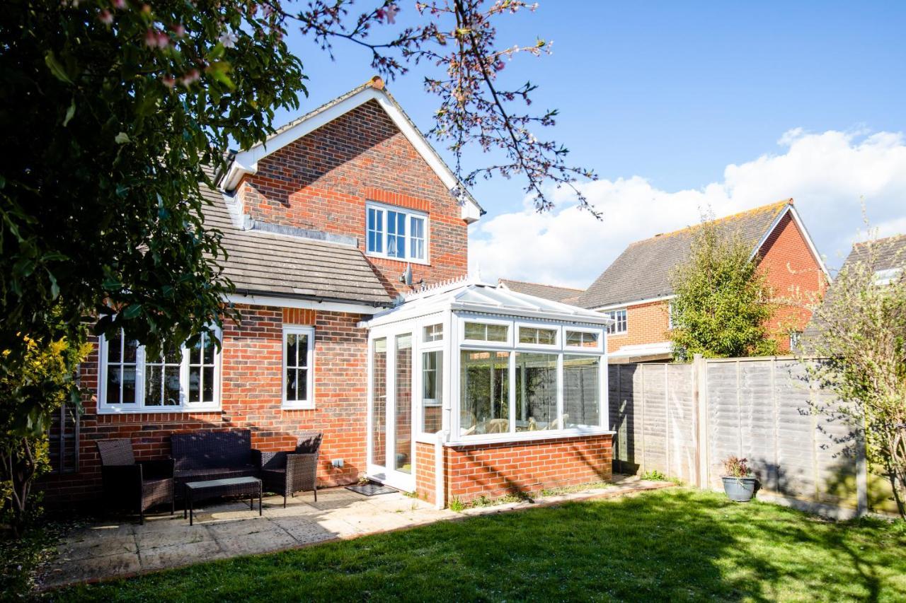 Chichester Retreat House With Free Parking Exterior photo