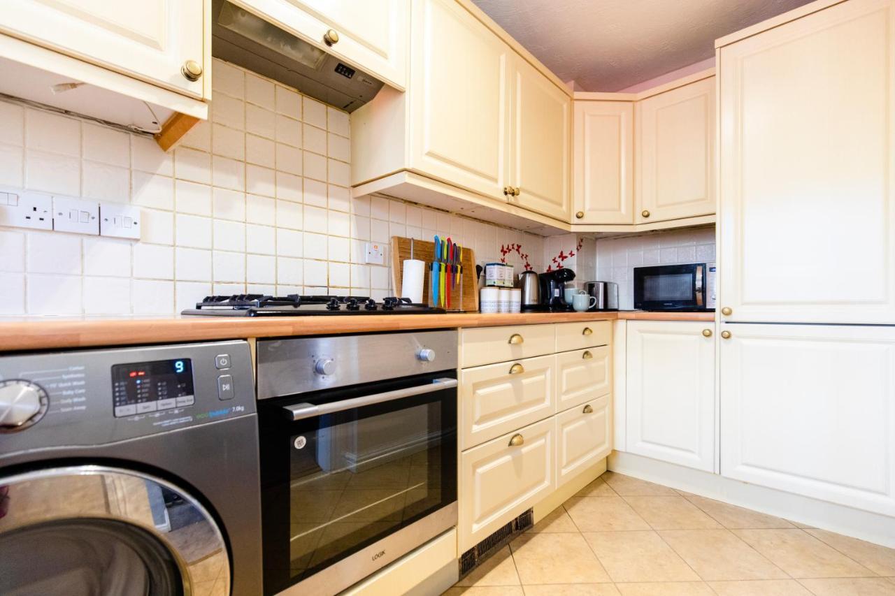 Chichester Retreat House With Free Parking Exterior photo
