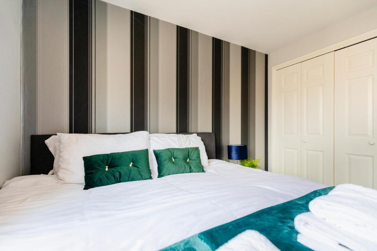 Chichester Retreat House With Free Parking Exterior photo
