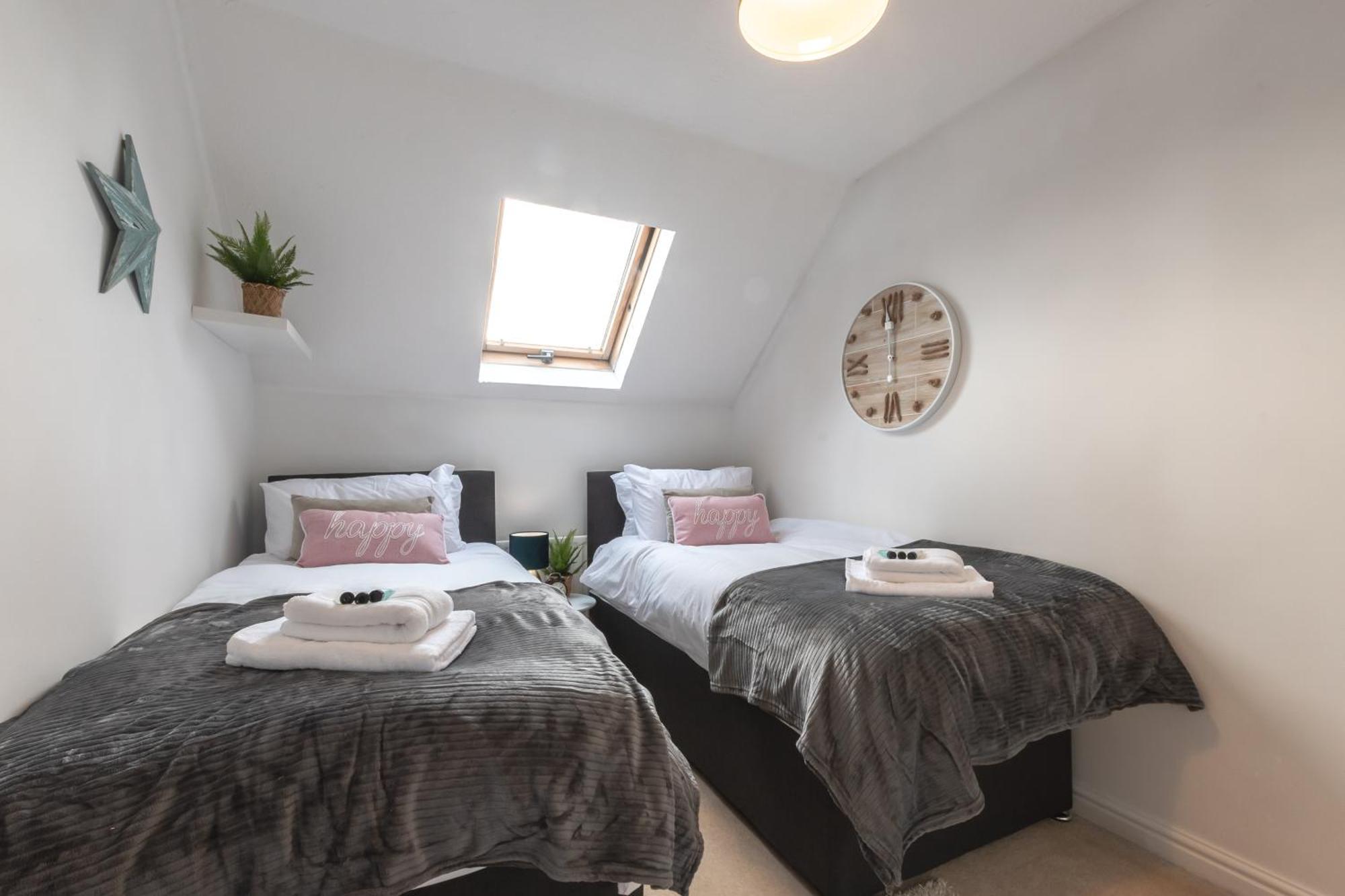 Chichester Retreat House With Free Parking Exterior photo