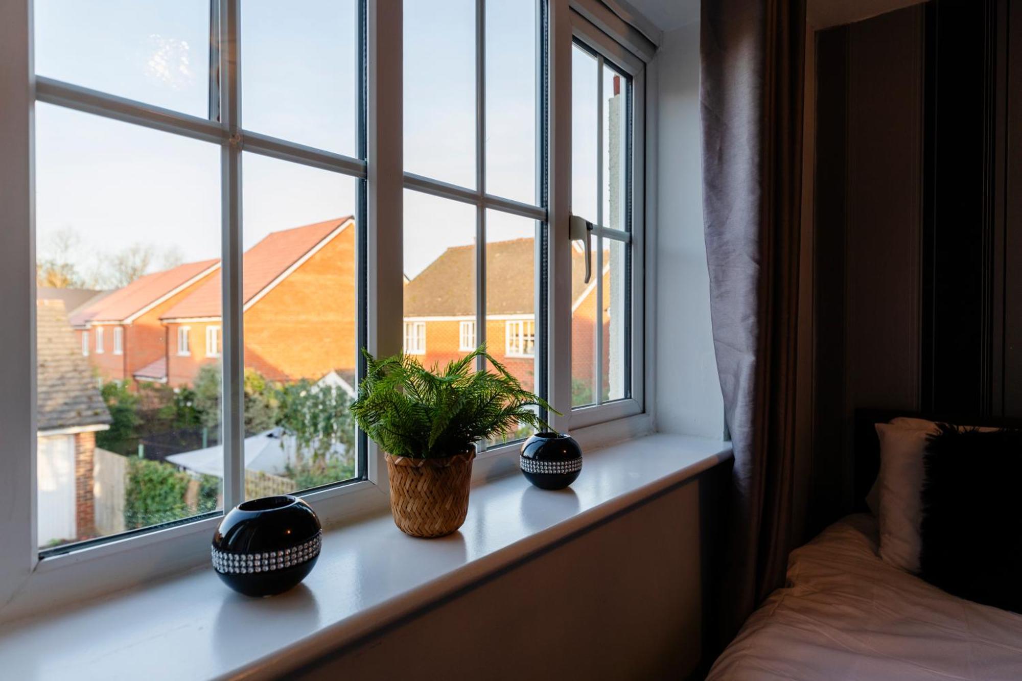 Chichester Retreat House With Free Parking Exterior photo