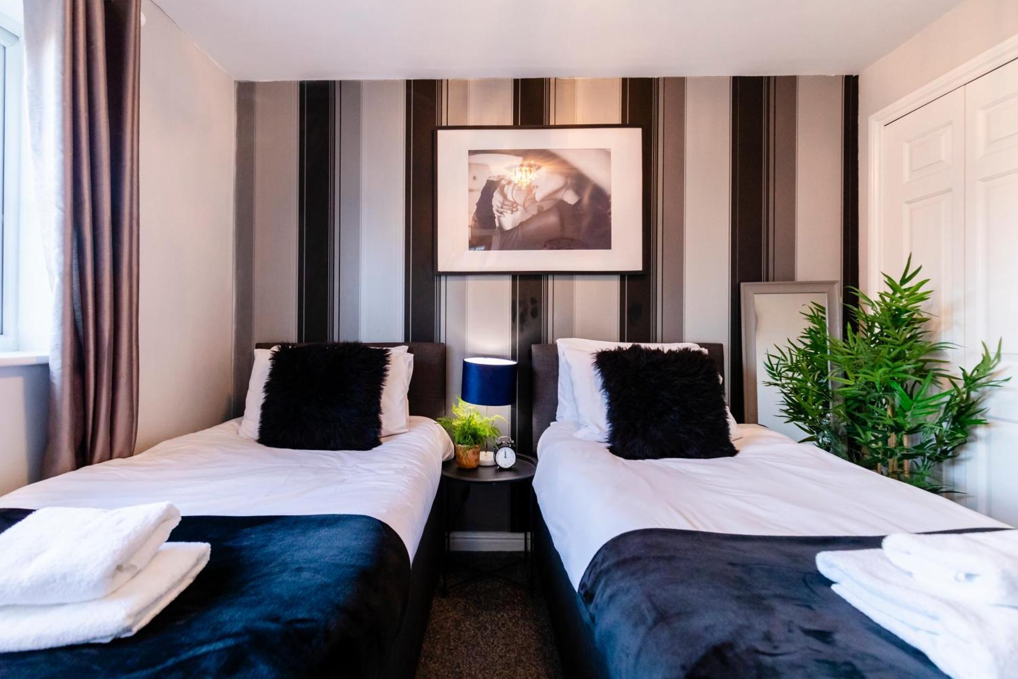 Chichester Retreat House With Free Parking Exterior photo