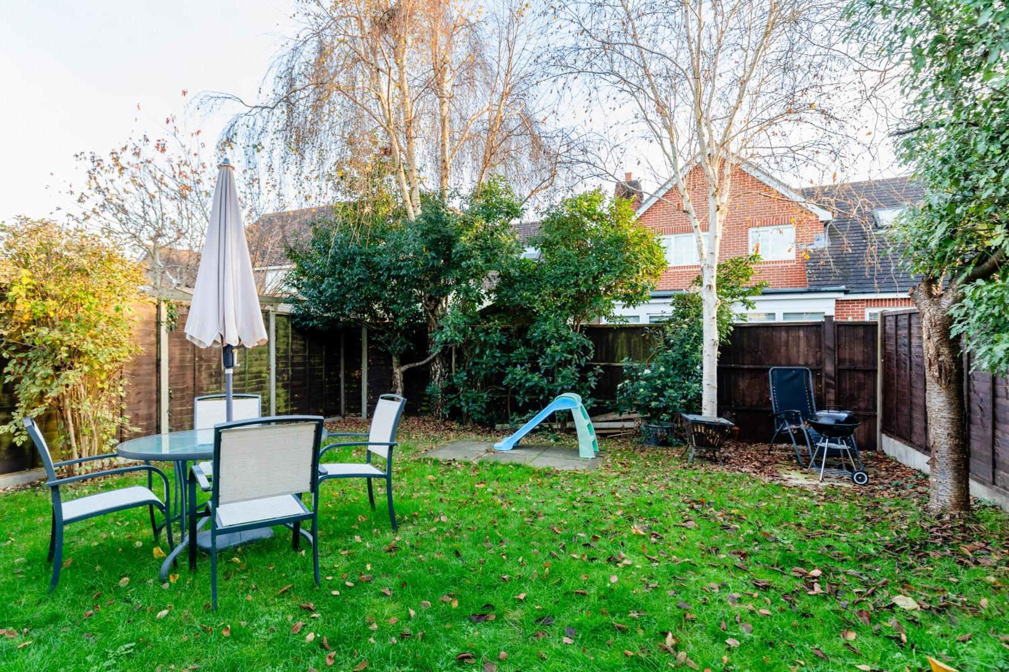 Chichester Retreat House With Free Parking Exterior photo