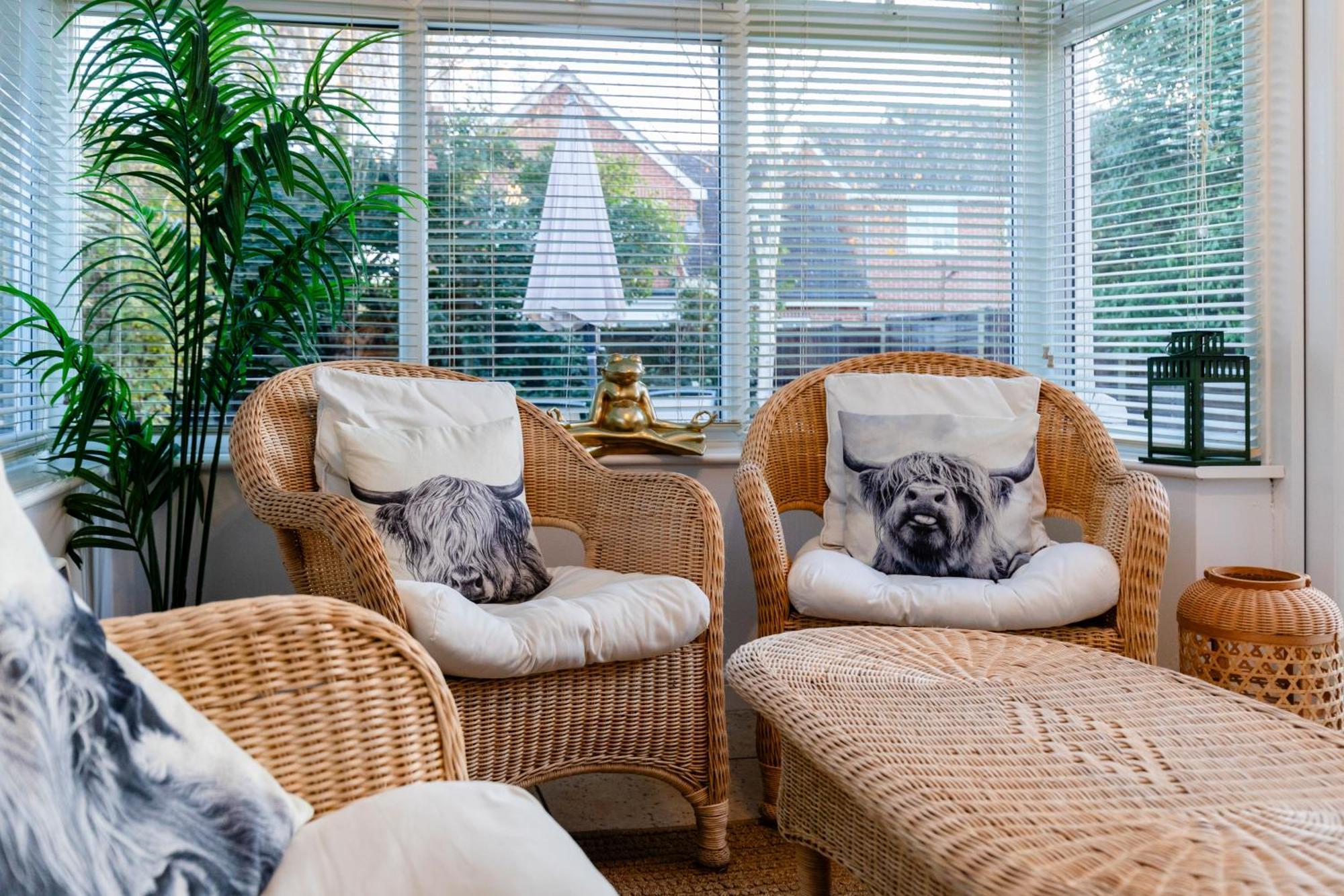 Chichester Retreat House With Free Parking Exterior photo