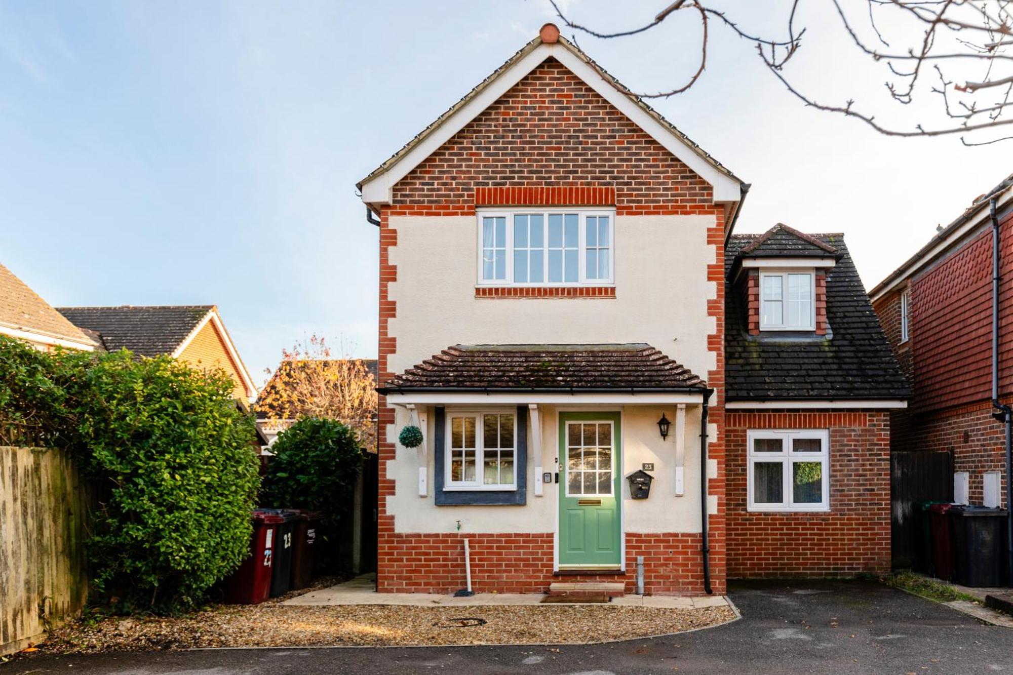 Chichester Retreat House With Free Parking Exterior photo