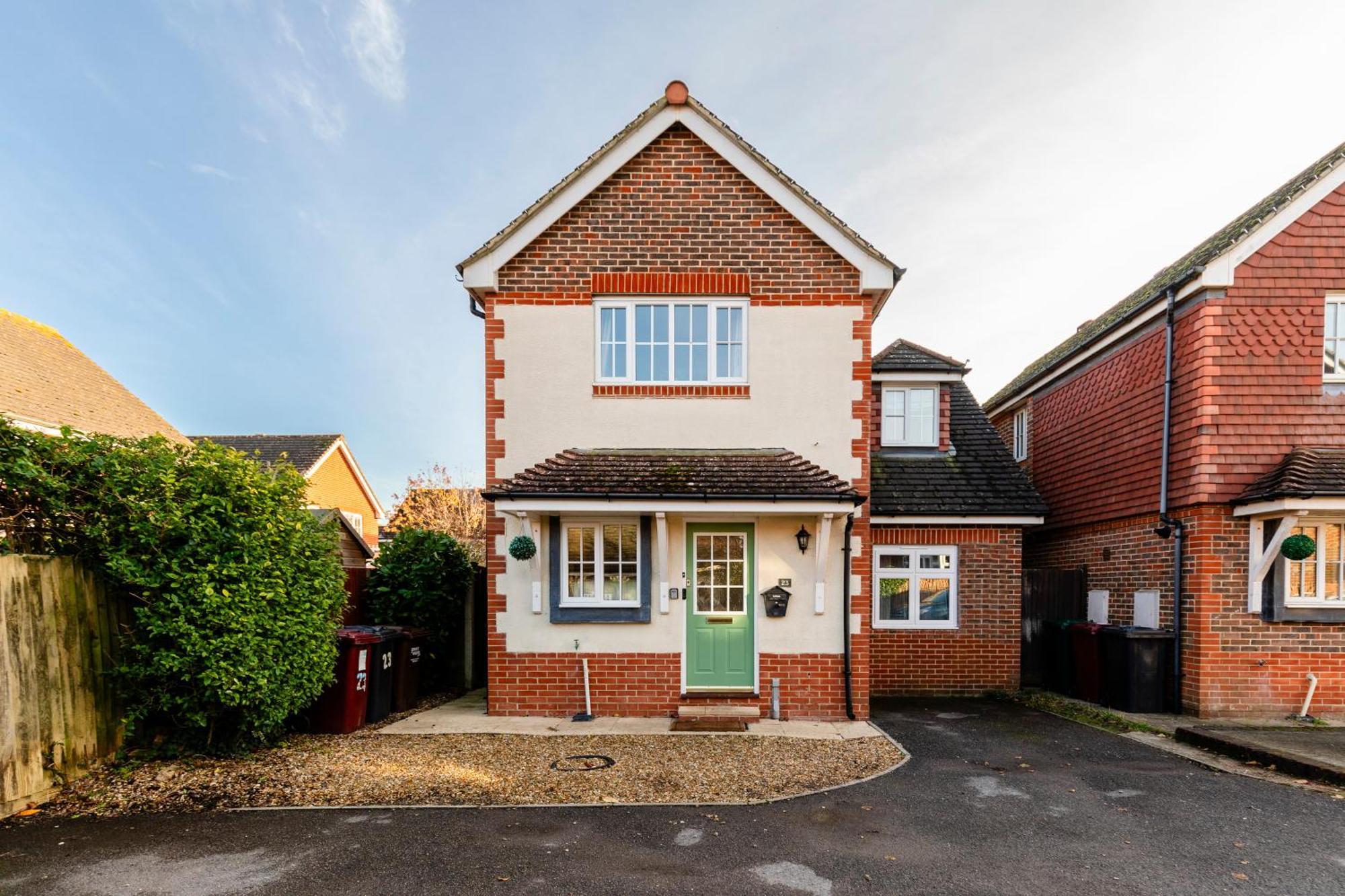 Chichester Retreat House With Free Parking Exterior photo